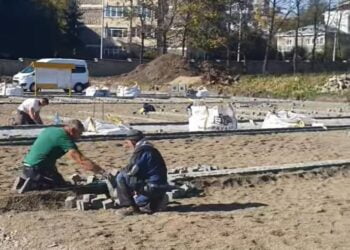 Se lucrează la parcarea de la Mănăstirea ”Sf. Ioan cel Nou” care va avea 150 de locuri atît pentru pelerini, cît și pentru cetățenii din zonă