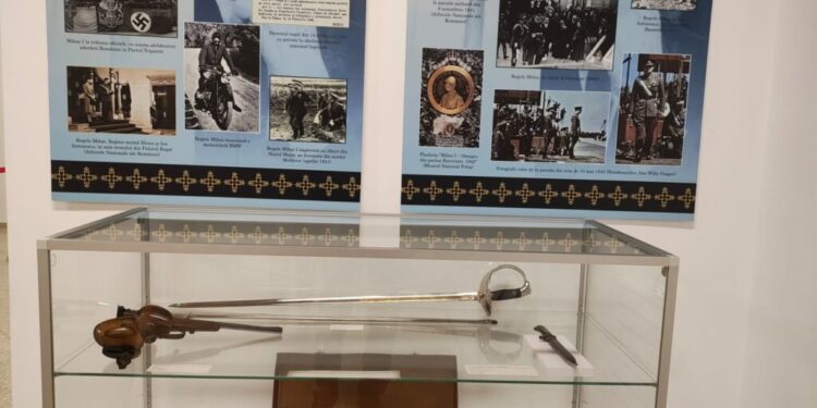 Elevi de la colegiile ”Ștefan cel Mare” și ”Petru Rareș”, la expoziția ”Mihai I, ultimul rege al României”, ”o expoziție foarte bine gîndită, o expoziție cu documente inedite”