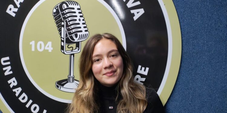 Theodora-Ioana Balan, elevă la Colegiul ”Ștefan cel Mare”, invitată de Institutul Cultural Român să citească din propriile poezii la Tîrgul de Carte ”Gaudeamus”