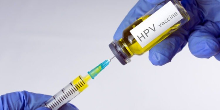 Vaccin gratuit împotriva HPV, și pentru băieții cu vîrste cuprinse între 11 și 19 ani