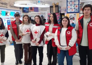 Crucea Roșie Suceava, pachete cu alimente pentru 150 de familii, în cadrul programului ”Banca de alimente”