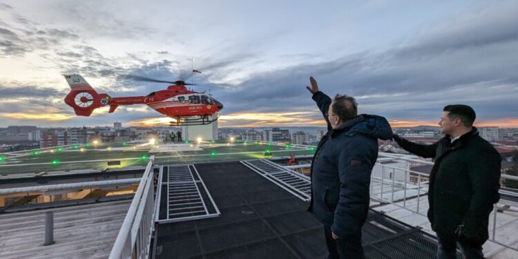 Un elicopter SMURD a făcut ture deasupra spitalului sucevean, într-un zbor de calibrare pentru ca heliportul să primească avizul de funcționare din partea Autorității Aeronautice Civile