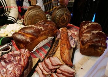 Suceava, cu meșteguri populare, cu platouri cu produse tradiționale și cu colinde, la TVR 2, la emisiunea Marinei Almășan. Emisiunea ”Rivalii”, în care colindele românești concurează cu cele străine, va fi difuzată sîmbătă, 23 decembrie, între orele 15.00 și 17.00 (Foto)