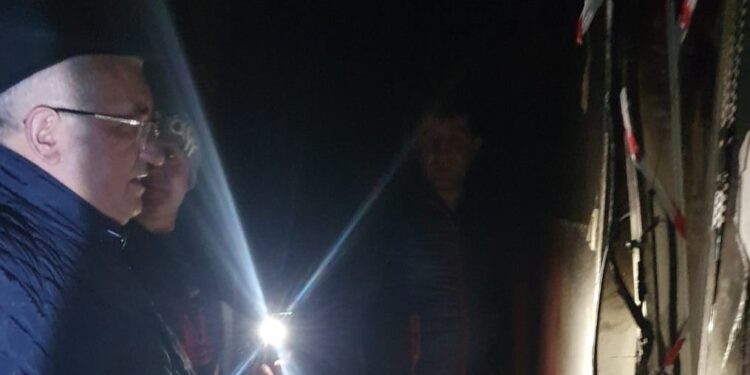 Ajutoare pentru familiile din blocul de garsoniere de pe Jean Bart ale căror locuințe au fost afectate de un incendiu. Proprietarul garsonierei unde s-a produs incendiul a fost salvat. 70 de persoane s-au autoevacuat