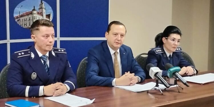 Promovabilitatea la examenul pentru permisul auto, foarte slabă. Comisarul Marius Rusu spune că se întîmplă asta din cauza emoțiilor, unii candidați ”pierzîndu-se” în zona intersecțiilor sau la depășiri