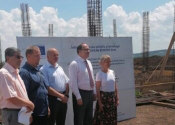 Primarul de la Siret, Adrian Popoiu, îi urează succes lui Mihai Dimian, care candidează pentru funcția de rector al USV: Lui i se datorează înființarea parcului științific și tehnologic de la Siret