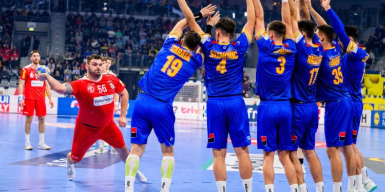 Suceveanul Daniel Stanciuc, ”unul dintre cei mai importanți jucători ai României, la 19 ani”. Daniel a alergat, a marcat și a pasat, însă România a fost învinsă de Austria cu 31-24 în primul meci la Campionatul European din Germania