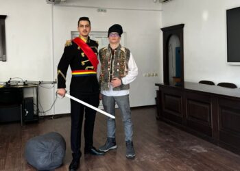 Profesori și elevi de la ”Eminescu”, ”Ștefan cel Mare”, ”Nicu Gane” și Liceul Tehnologic ”Ion Nistor” Vicovu de Sus, participanți la o manifestară artistică și la un simpozion științific dedicat Unirii și găzduit de Colegiul ”Mihai Eminescu” Suceava (Foto)