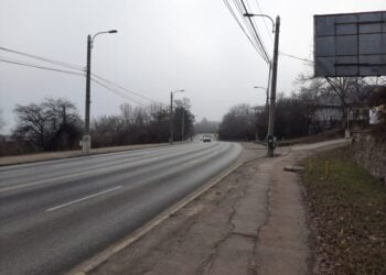Număr aparent mare de accidente în zona Grupului Școlar Suceava. Asfaltul o fi de vină? Dar șoferii nu?