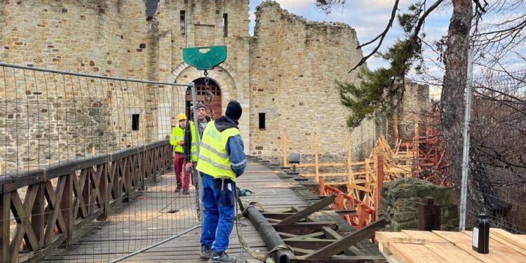 Pentru că se lucrează la podul de acces în Cetatea de Scaun a Sucevei, monumentul istoric a fost închis pentru vizitatori și va fi redeschis la începutul lunii martie