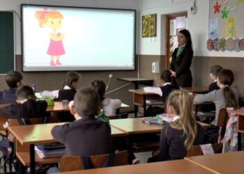 1.550 de elevi din șapte școli sucevene participă la programul ”Alegeri sănătoase, un proiect al Organizației ”Salvați copiii” finanțat de EGGER