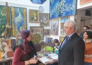 Lucrări ale artiștilor plastici suceveni, în sala de ședințe a Consiliului Local