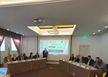 Primarul Sucevei, la un forum de investiții organizat la București. La fosta ”Termica” se intenționează oferirea a cîte 10 hectare de pămînt pentru firmele care vor să facă investiții de minim 50 milioane de euro și să creeze cel puțin 100 de locuri de muncă