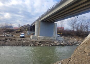 În intervalul 4-8 martie se vor monta grinzile la podul de la Milișăuți, aflat în plin proces de consolidare. Prefectul Moldovan:  ”Voi rămîne atent la acest subiect ce interesează zeci de mii de cetățeni ai județului Suceava”