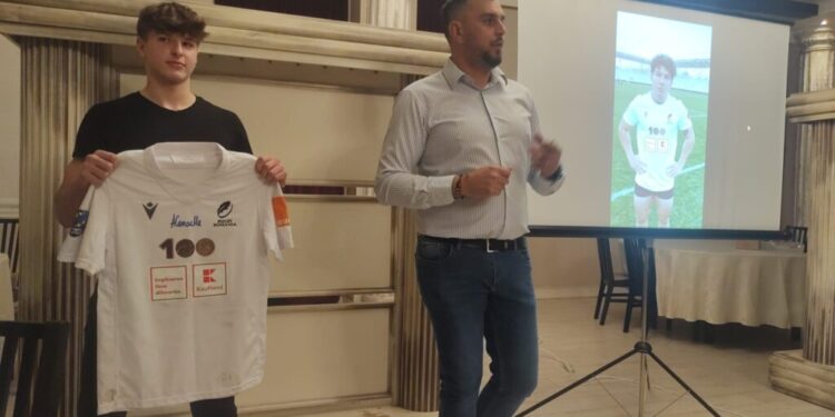 Tricoul purtat de suceveanul Alin Conache în victoria României în fața Belgiei, cel mai scump obiect vîndut la evenimentul caritabil ”Restart Rugby Suceava”. La licitație s-au strîns 7.400 de lei (Foto)
