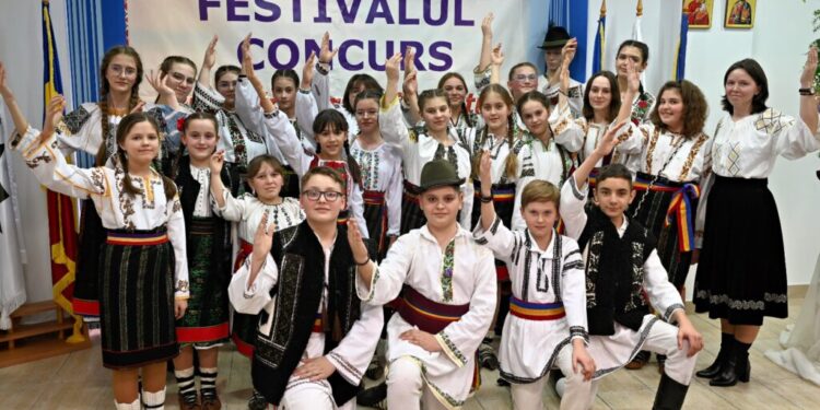 148 de momente artistice și cultural-tradiționale prezentate de 421 de copii și tineri de la 50 de școli sucevene, la Festivalul-concurs ”Bucovina – tradiție, cultură, spiritualitate” de la Vicovu de Sus