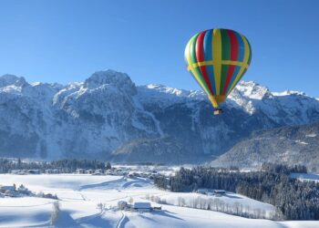 Din vară, e posibil ca la pîrtia de la Cîmpulung Moldovenesc să existe o tiroliană cu o lungime de 3 kilometri. Se mai pregătesc un balon cu aer cald, o praștie umană, o nouă parcare, inclusiv pentru rulote, și un restaurant cu o arhitectură asemănătoare cu cea din zona Alpilor