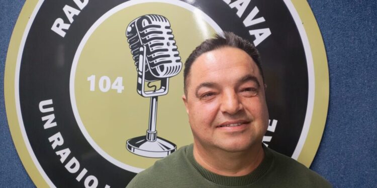 Colonelul de armată în rezervă Constantin Ciosnar, care a fost prezent în teatrele de operațiuni din Afganistan și Sudan, va candida pentru funcția de primar al comunei Vama