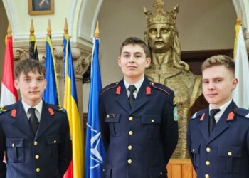 Elevii Robert Cîrstinariu, Alexandru Murgoci și Alexandru-Sergio Gorcea, de la Colegiul Militar din Cîmpulung Moldovenesc, calificați la faza națională a Olimpiadei de Fizică