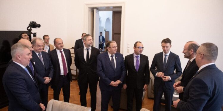 Gheorghe Flutur, la Congresul PPE de la București: Cu glas tare spun că Suceava și regiunea de nord-est trebuie sa primească mai mult decît pînă acum