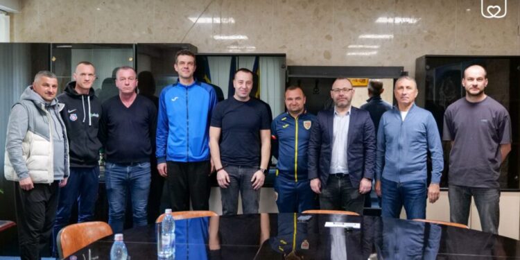 Întîlnire cu reprezentanții cluburilor de fotbal pentru copii, la Primăria Suceava. Toate echipele vor avea acces la stadionul ”Areni”, pentru competiții (Foto)