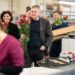 Larisa Blanari și Eugen Bejinariu, flori pentru doamnele și domnișoarele de la fabrica de încălțăminte ”Denis” din Suceava, societate ”care a reușit să ajungă cunoscută la nivel național și internațional” (Foto)