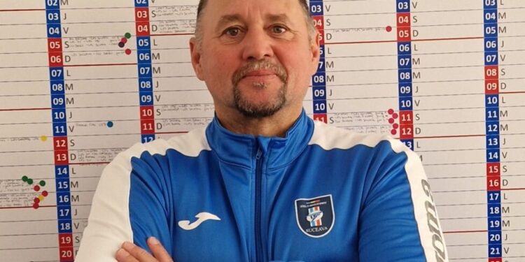 Ovidiu Murariu, antrenorul Bucovinei Rădăuți, echipa de pe primul loc din seria I a Ligii a III-a, este hotărît să atace promovarea în Liga a II-a. ”Primăria ne va susține. Acum rămîne ca noi să reușim această promovare”