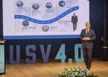 Valentin Popa, la predarea funcției de rector al USV către ”prietenul” Mihai Dimian: ”Doamnelor și domnilor, a fost o onoare să fiu rectorul USV! Vă mulțumesc!” (Foto)