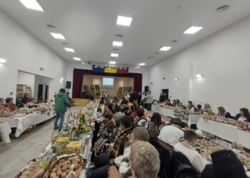 74 de încondeietoare, la cea de-a XIX-a ediție a Festivalului Național al Ouălor Încondeiate de la Ciocănești (Foto)