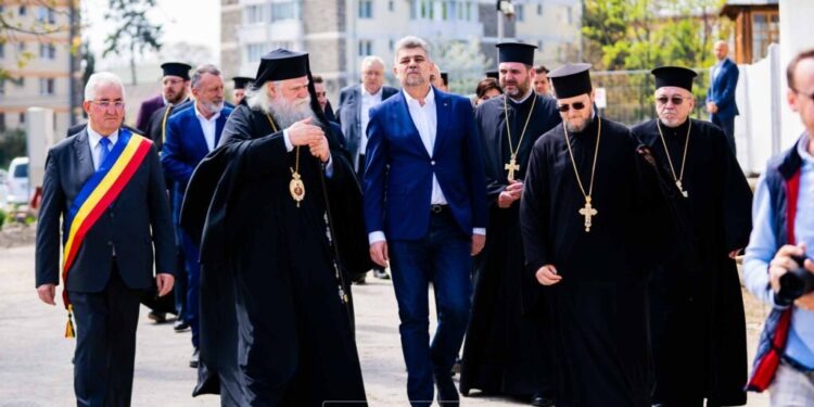 Înaltul Calinic i-a spus premierului Ciolacu că ar fi nevoie de 20 de hectare de pămînt ca să construiască un ansamblu arhiepiscopal și de bani pentru cîntăreții bisericești