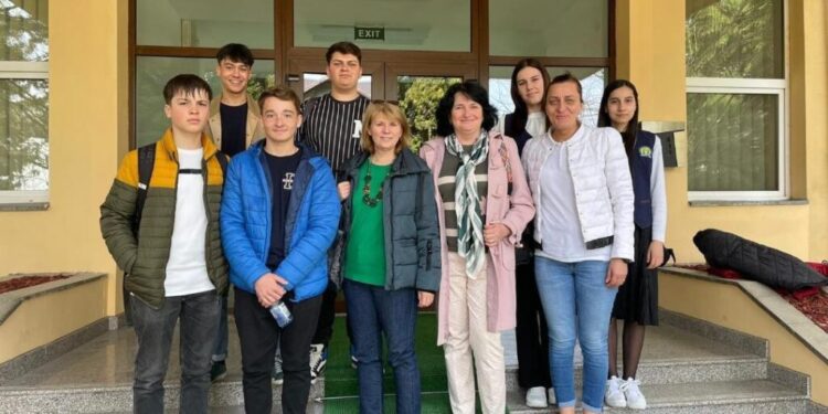 Elevi de la Liceul Tehnologic ”Mihai Eminescu” Dumbrăveni, calificați la Olimpiada Națională de Educație Tehnologică și la faza națională a Concursului Național ”Știu și aplic”