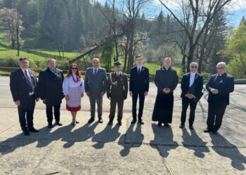 Triplă sărbătoare a comunității poloneze, la Poiana Micului, la care au participat autorități locale, dar și consulul Poloniei la București. Gheorghe Flutur a mulțumit ”minorității poloneze, pentru aportul adus dezvoltării Bucovinei, județului Suceava și României”