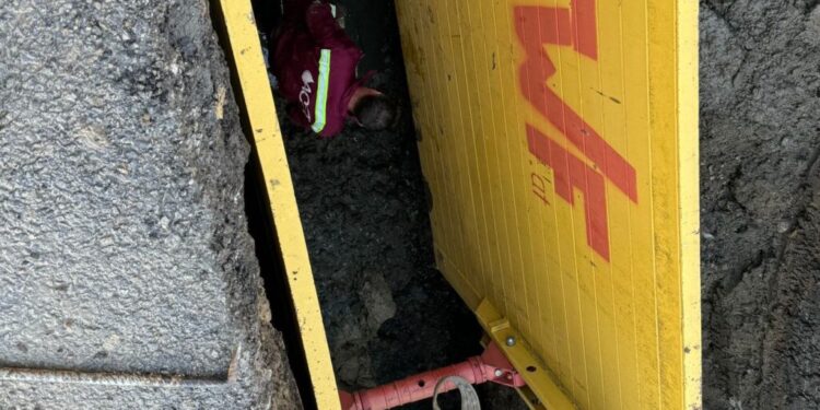 ACET Suceava, după criticile privind intervenția cu întîrziere la surparea produsă în apropierea Primăriei Suceava: Nu este important să te apuci de săpat cît mai repede cu putință, important este să știi unde, de ce, și cum să sapi pentru o intervenție cît mai eficientă