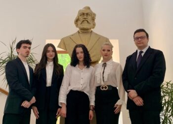 Trei elevi de la ”Edoxiu Hurmuzachi” Rădăuți, calificați cu nota 10 la faza națională a Olimpiadei de Religie – cultul ortodox. Un alt elev a obținut premiul I și s-a calificat la faza națională la cultul romano-catolic