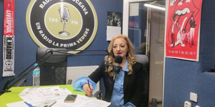 Icoane pe sticlă pictate de copii de la grădinița din Obcini vor fi vîndute, iar din banii strînși vor fi cumpărate lucruri care vor ajunge la familii nevoiașe