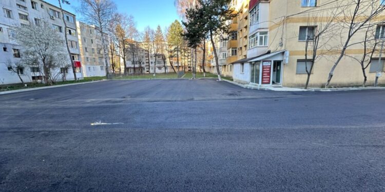 Parcarea de reședință de la intersecția dintre Aleea Saturn și Aleea Venus, finalizată