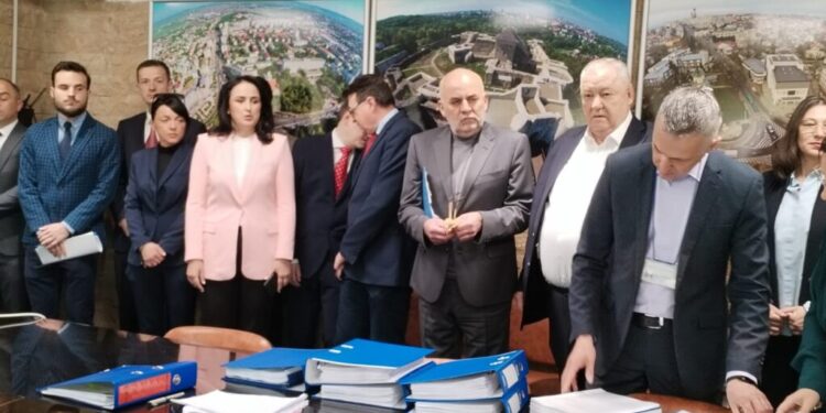 Vasile Rîmbu, Paul Turcoman, Andrei-Lucian Bacoș, Mihaela-Adelina Paiu, Beniamin-Cristinel Atodiresei, Ioan-Dan Cușnir, Răzvan-Codrin Bandac, Maria-Roxana Ciornei, Andrei-Leonte Gheață și Radu Bores, primele 10 nume de pe lista PSD pentru Consiliul Local Suceava (Foto)