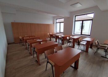 Școală cu încălzire în pardoseală, la Mihoveni-Șcheia. Un alt corp de clădire al școlii, vechi de 100 de ani, va intra și el într-un proces de reabilitare (Foto)