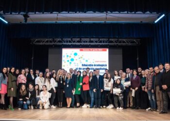 100 de cadre didactice, studenți și elevi, la USV, la un simpozion dedicat educației ecologice și protecției mediului
