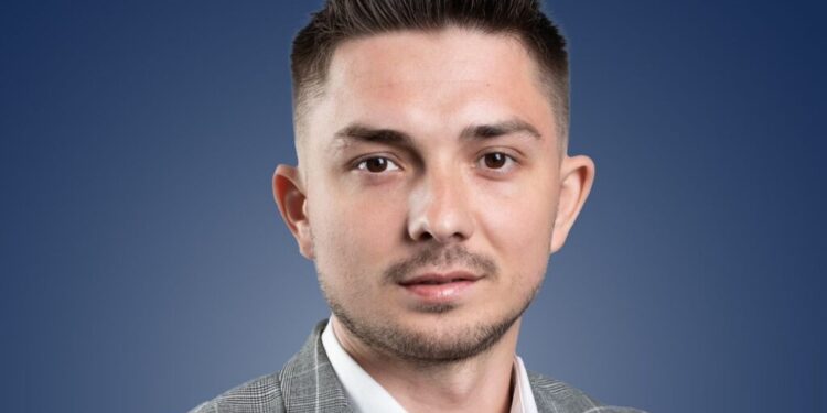 Alexandru Focșăneanu, un alt tînăr care a decis să facă echipă cu Lucian Harșovschi, candidatul PNL pentru funcția de primar al Sucevei