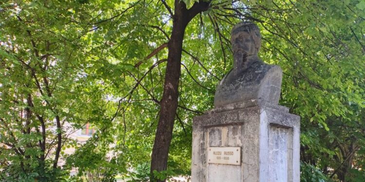 Cei ”trei bărboși” din centrul Sucevei, mai mult decît ”niște bărboși”