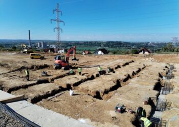 Au început lucrările de construire a creșei din cartierul Tinereții. Printre altele, vor fi 11 dormitoare, 6 camere de joacă prevăzute cu vestiar filtru, un spațiu pentru luat masa și un cabinet medical cu izolator (Foto)