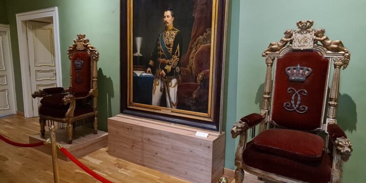 Expoziția dedicată lui Alexandru Ioan Cuza, care include și ”acel tablou iconic făcut de Carol Popp de Szathmári lui Cuza, prezent în toate manualele”, pentru încă două săptămîni la Muzeul de Istorie din Suceava