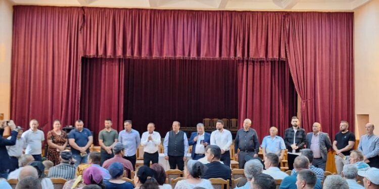 Gheorghe Flutur, la Iaslovăț: Candidatul Dorin Solovăstru dorește să se implice mai mult în sprijinirea tinerilor pentru a-și deschide afaceri și pentru a face parteneriate cu primăriile din Rădăuți, Burla și Milișăuți