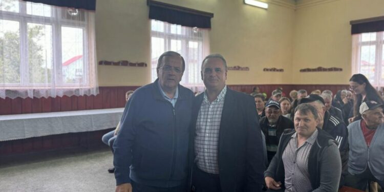 Gheorghe Flutur, susținător al primarului de la Ilișești, Gheorghe Dirțu, care este ”și electrician, și instalator, și om care se urcă pe utilaj, dar care are și foarte multe proiecte administrative”