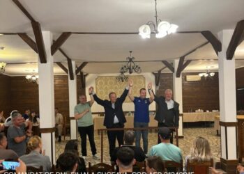 Gheorghe Flutur, la o întîlnire electorală în Burdujeni: Sînt alături de tînărul Lucian Harșovschi și îmi doresc un primar dinamic, cu inițiativă, credință și implicare. Acesta este Lucian Harșovschi