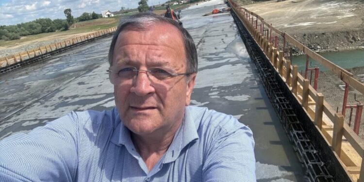 Pe finalul lunii iunie, podul de la Milișăuți, aflat în proces de consolidare, va fi din nou circulabil. Gheorghe Flutur: În sfîrșit, se conturează pentru șoferi finalul coșmarului ocolirii acestui pod