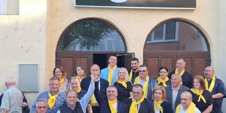 350 de oameni, la Siret, la evenimentul de lansare a primarului Adrian Popoiu în cursa pentru obținerea unui nou mandat. Gheorghe Flutur i-a adresat mulțumiri pentru echipa pe care cei doi o formează