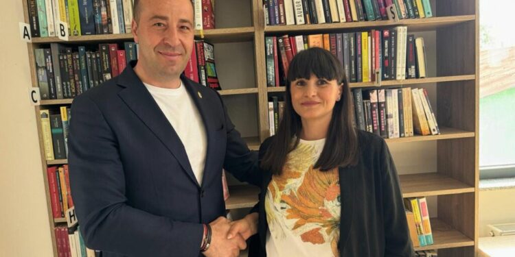 Lăcrămioara Tofan, manager de relații cu clienții, alături de Lucian Harșovschi: Lucian a dovedit, dovedește și va dovedi!