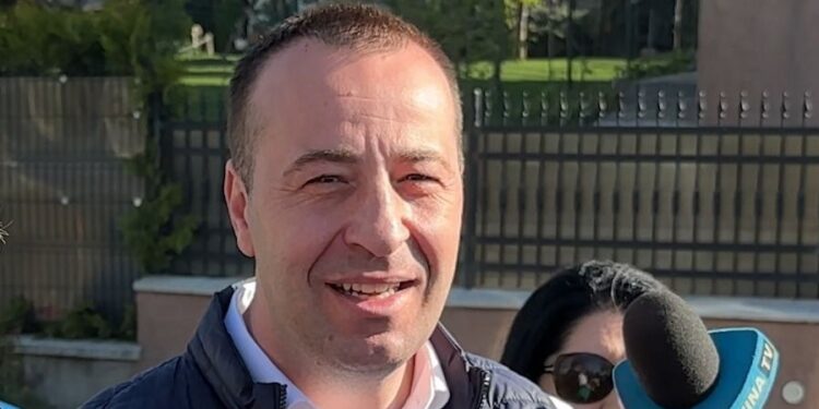 Pe 30 de străzi din municipiul Suceava se modernizează sistemul de iluminat public